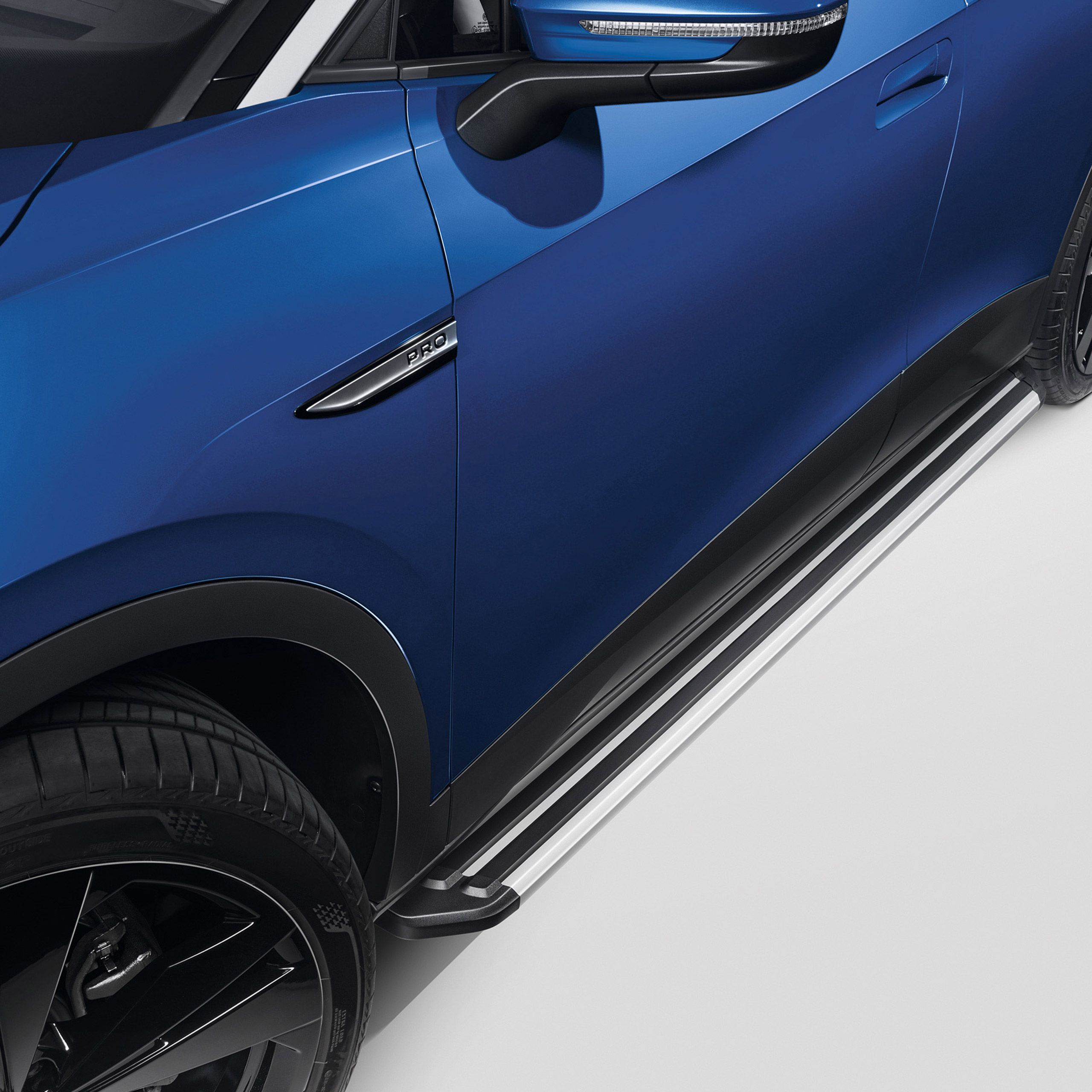 Nástupný prah z príslušenstva VW na vozidle VW ID.4