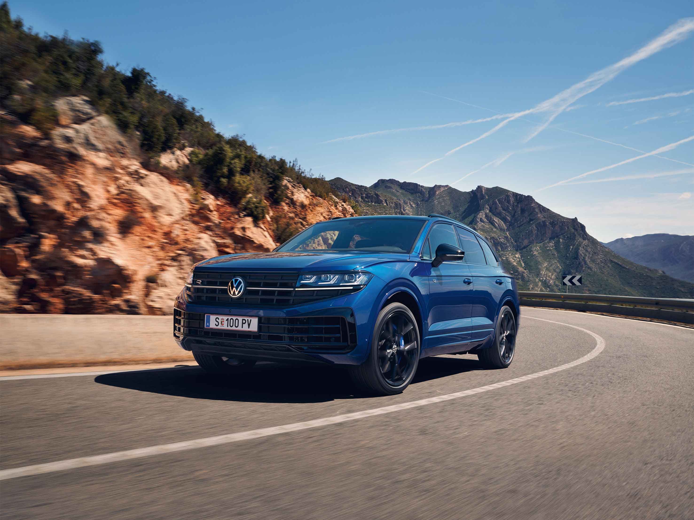 Touareg R eHybrid od spoločnosti Volkswagen v plnej rýchlosti