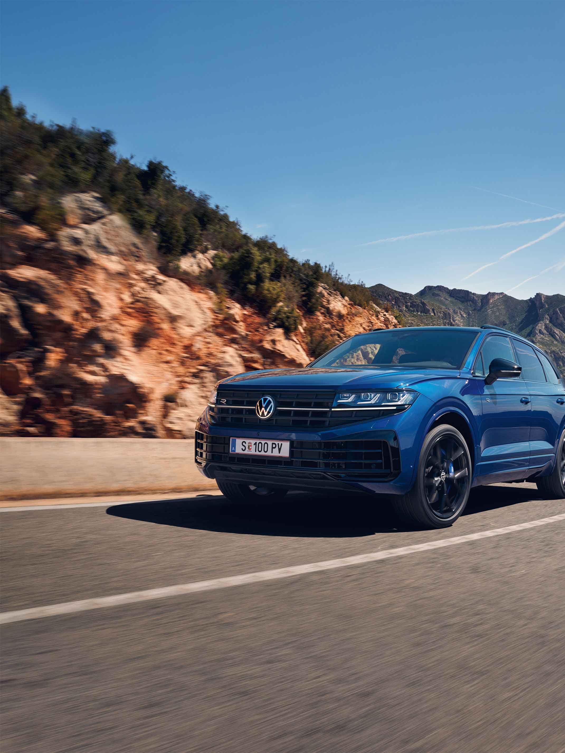 Touareg R eHybrid od spoločnosti Volkswagen v plnej rýchlosti
