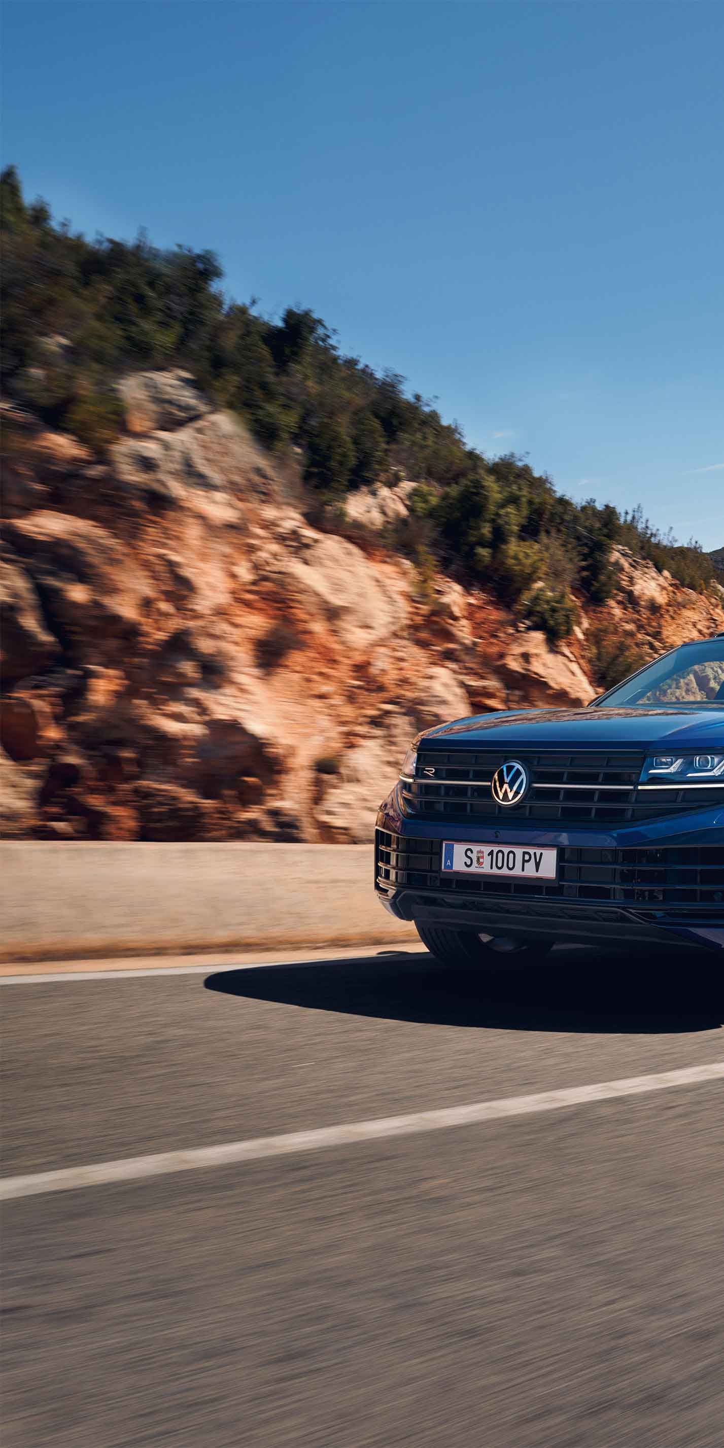 Touareg R eHybrid od spoločnosti Volkswagen v plnej rýchlosti