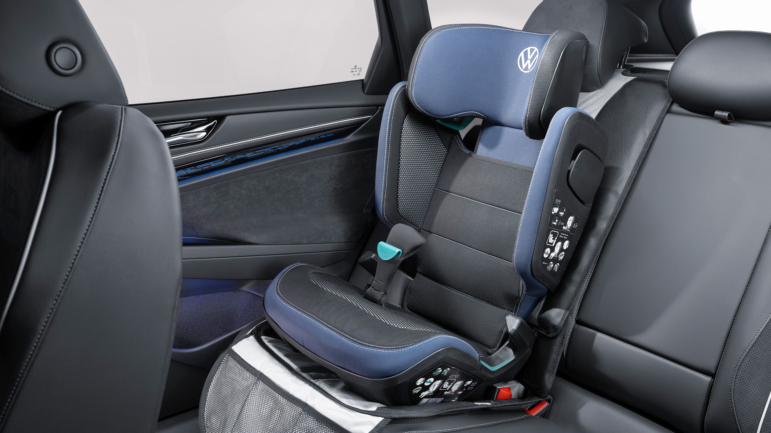 Detská autosedačka VW  v interiéri modelu Volkswagen