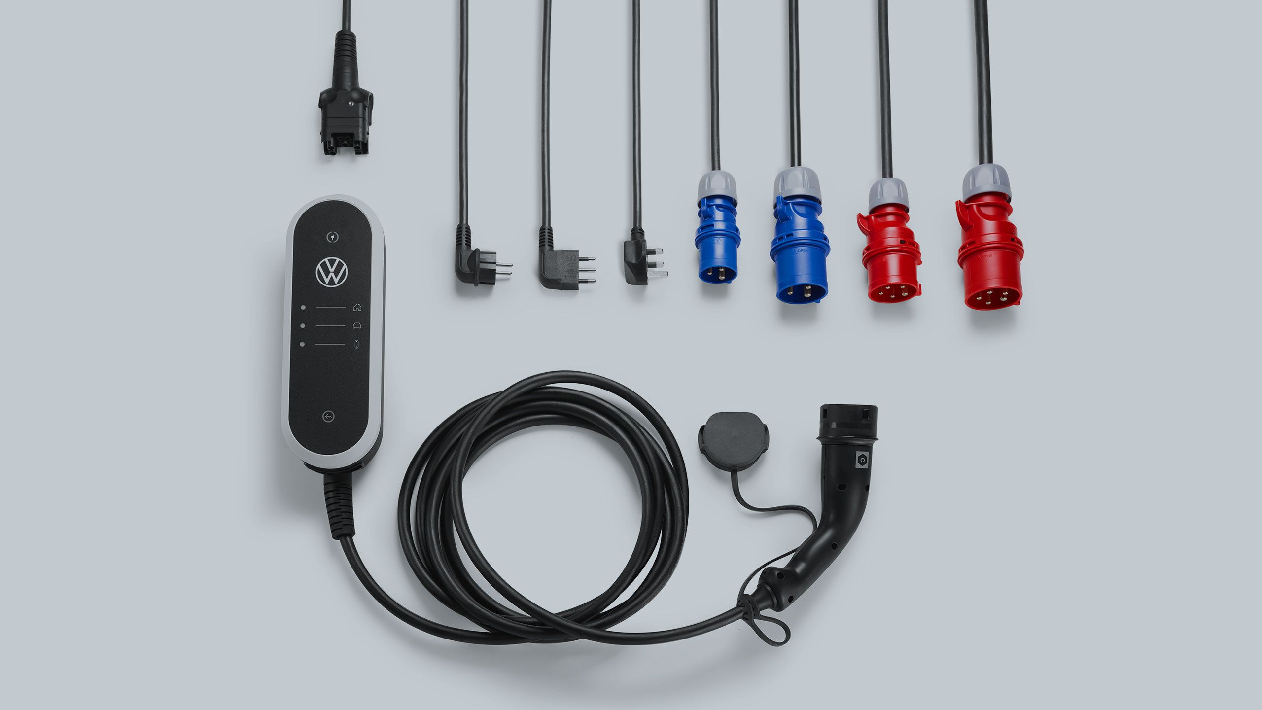 ID. Charger Travel Basic a rôzne adaptérové ​​káble pre nabíjací kábel Mode 2 z Volkswagen príslušenstva