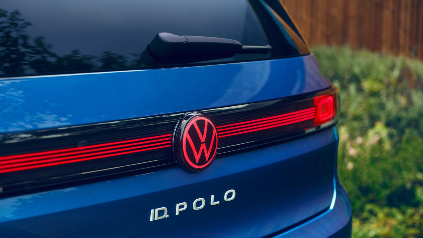 Zadné svetlá LED s osvetleným logom Volkswagen modrého VW ID. Polo Style.