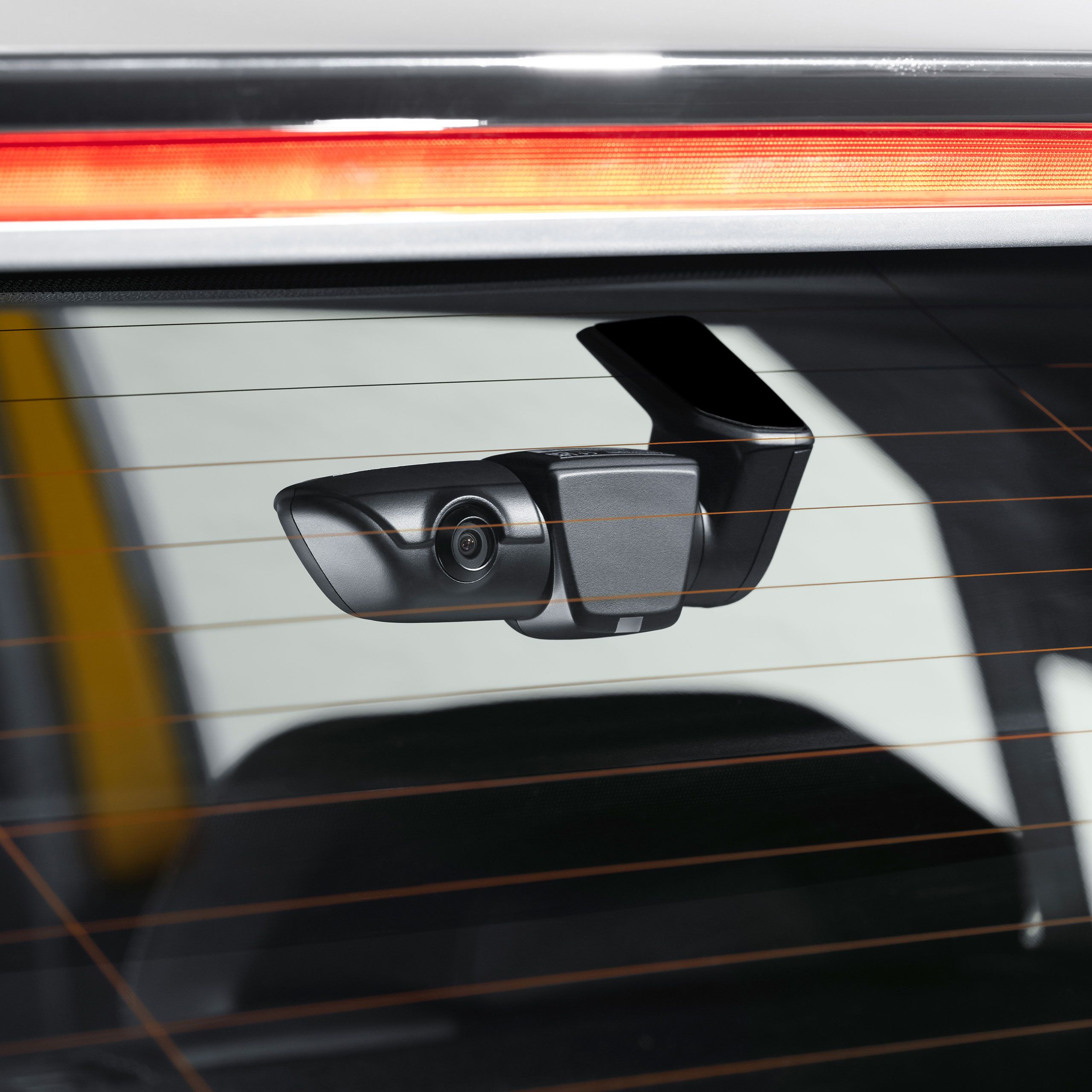 Univerzálny dopravný záznamník 2 na zadnom okne nového vozidla VW T-Roc