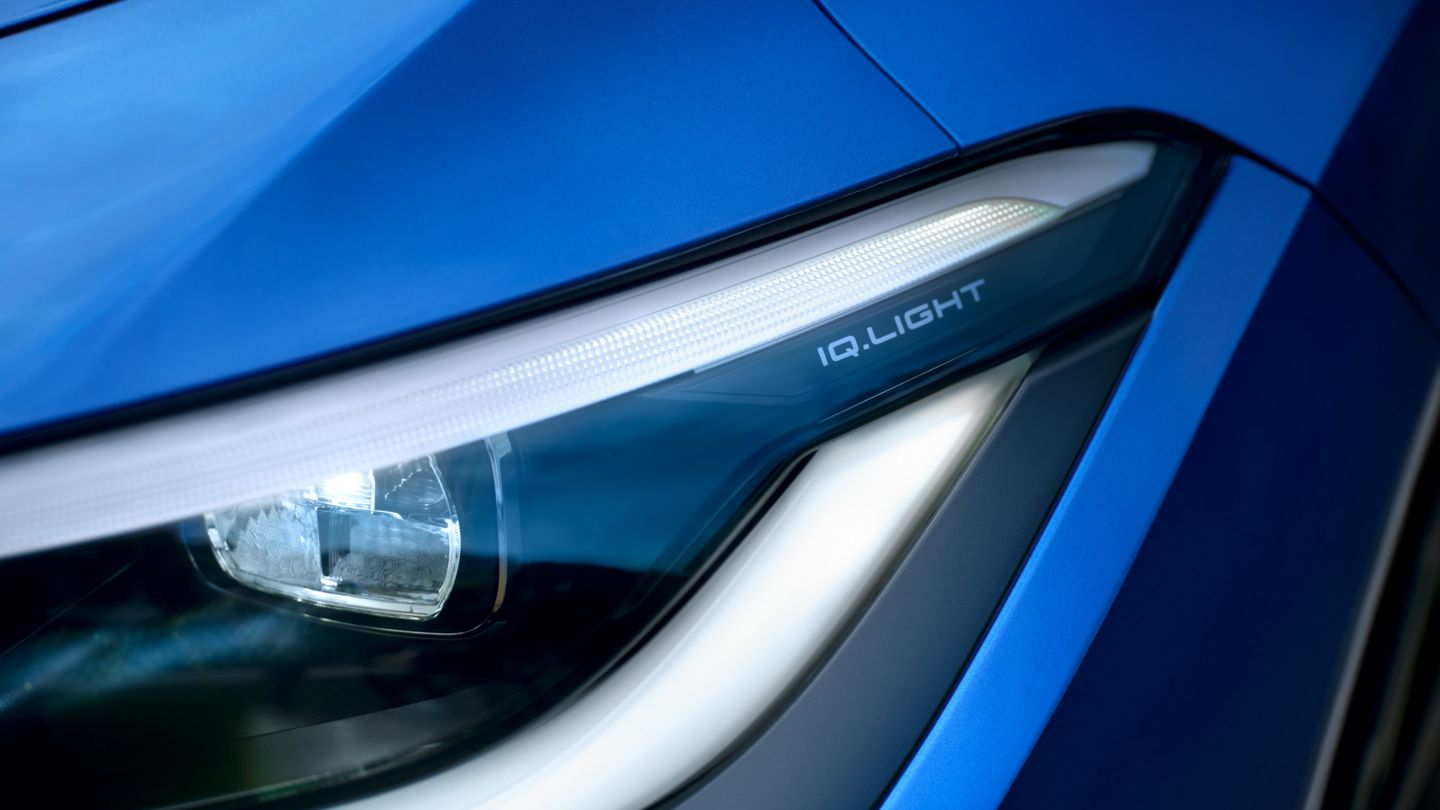 Detailný pohľad na IQ.LIGHT LED Matrix svetlomety vozidla VW ID. Polo Style.