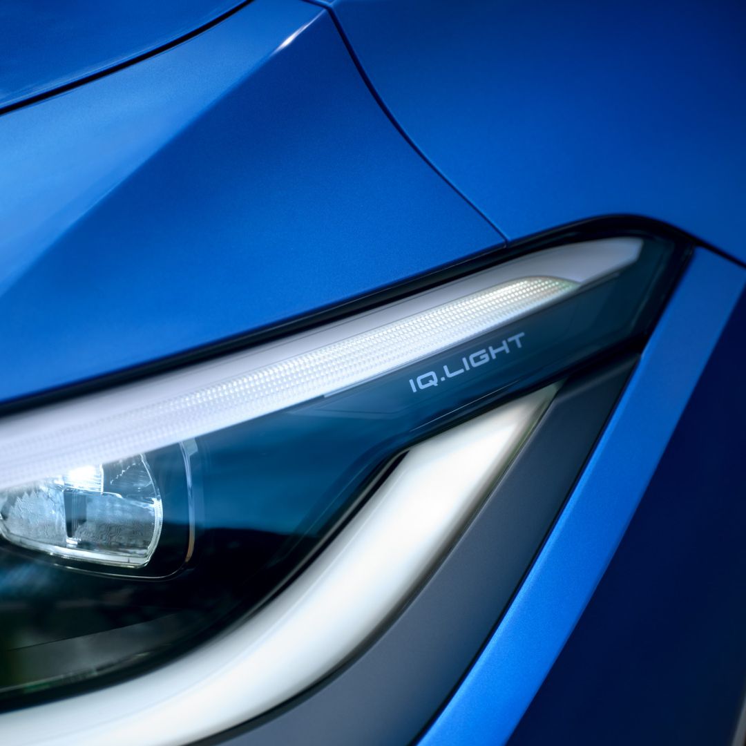Detailný pohľad na IQ.LIGHT LED Matrix svetlomety vozidla VW ID. Polo Style.