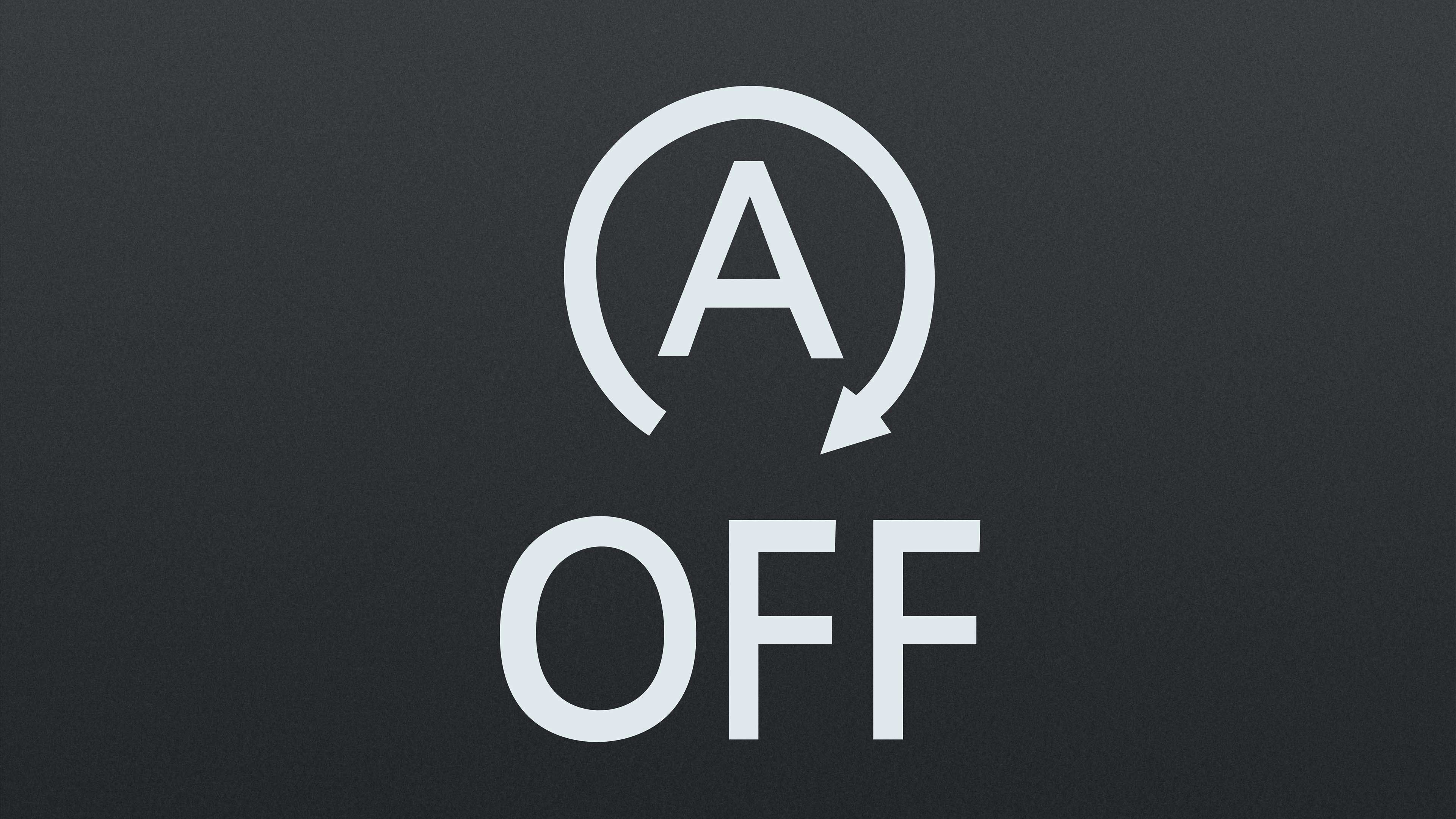 Symbol znázorňuje nápis "A OFF" s kruhovou šípkou okolo A, čo signalizuje vypnutie funkcie automatického štart-stop systému vozidla. Pozadie je čierne.