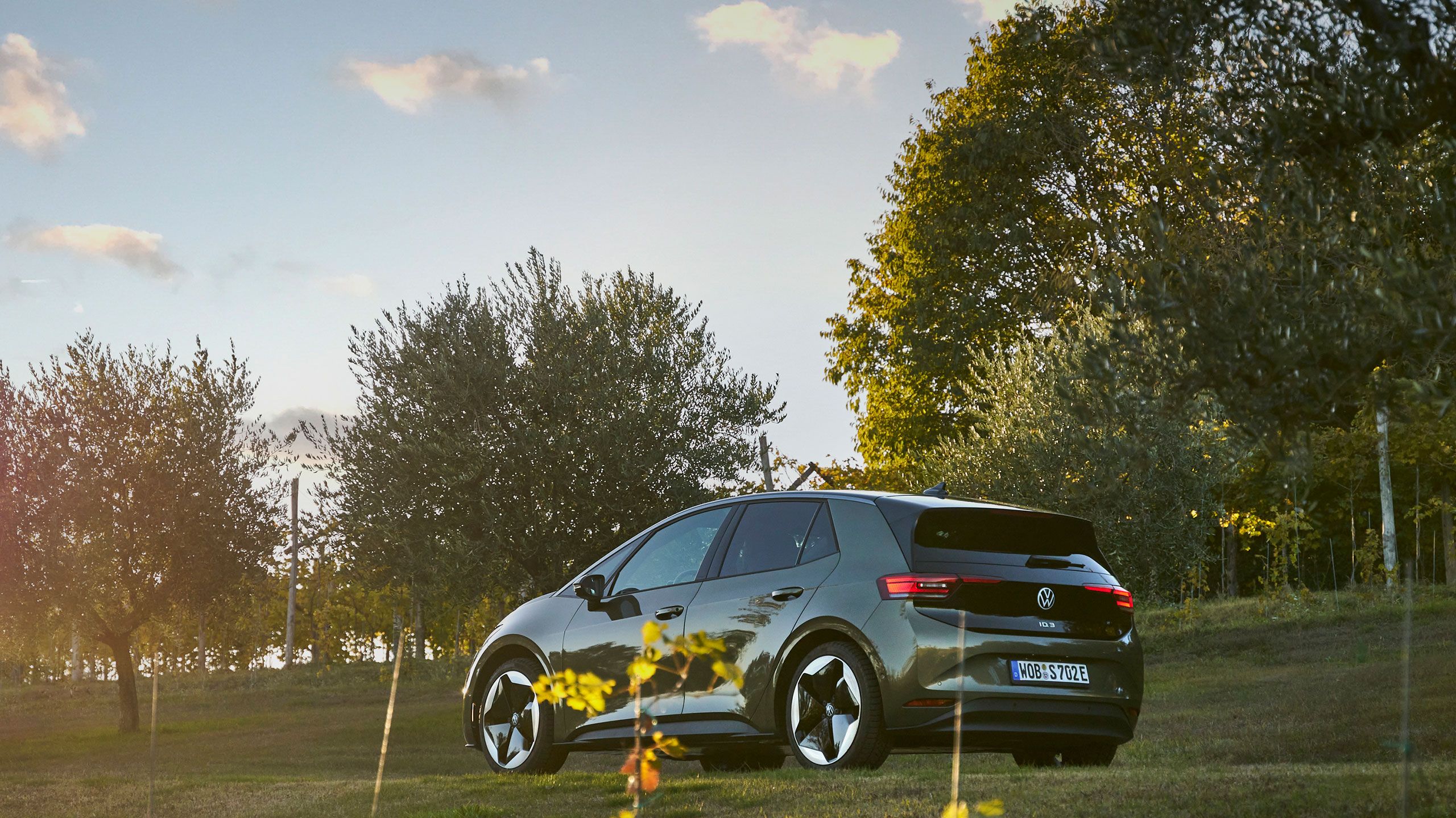 VW ID.3 na idilyckej vidieckej ceste