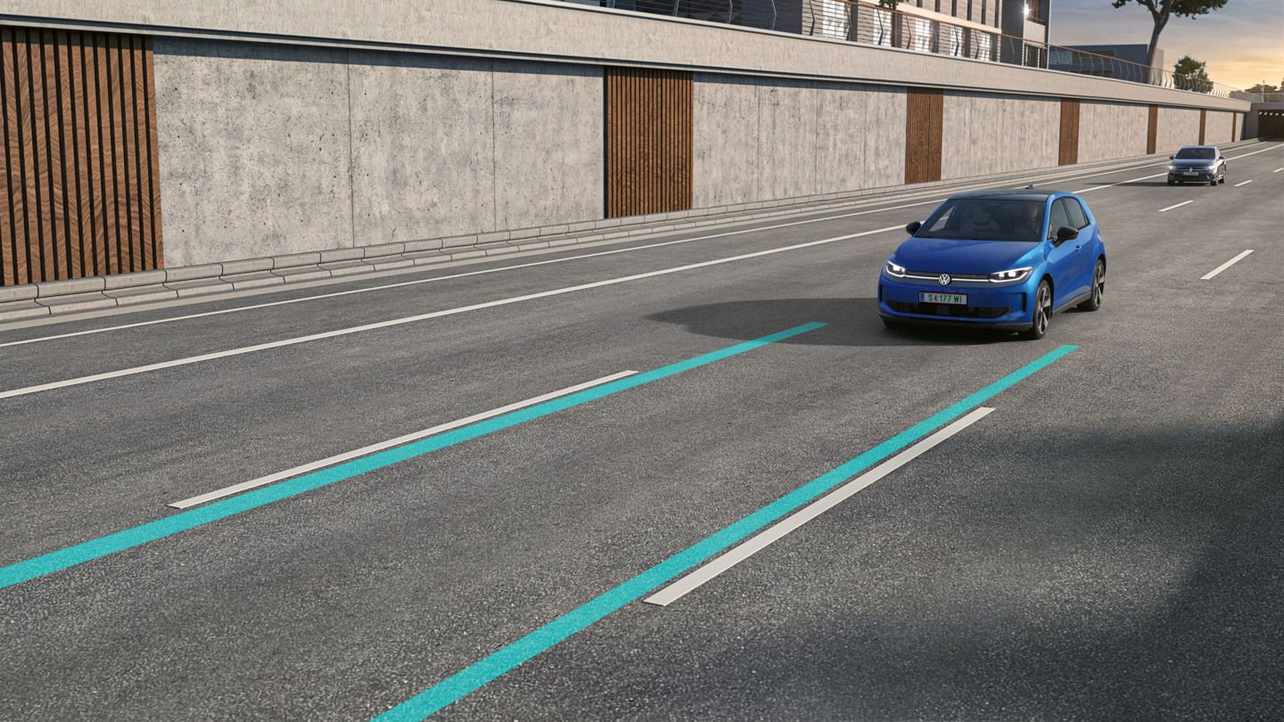 Ilustrácia schematicky znázorňuje fungovanie systému Lane Assist na príklade modrého vozidla VW ID. Polo.