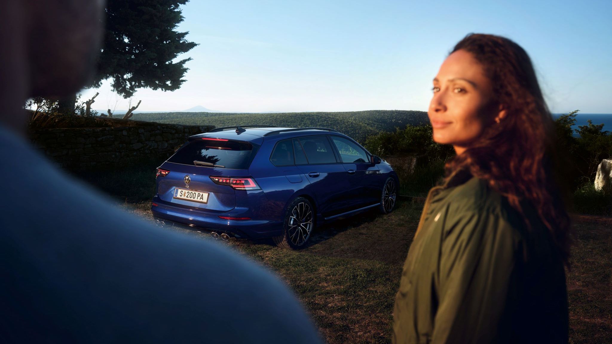 Modrý VW Golf R Variant