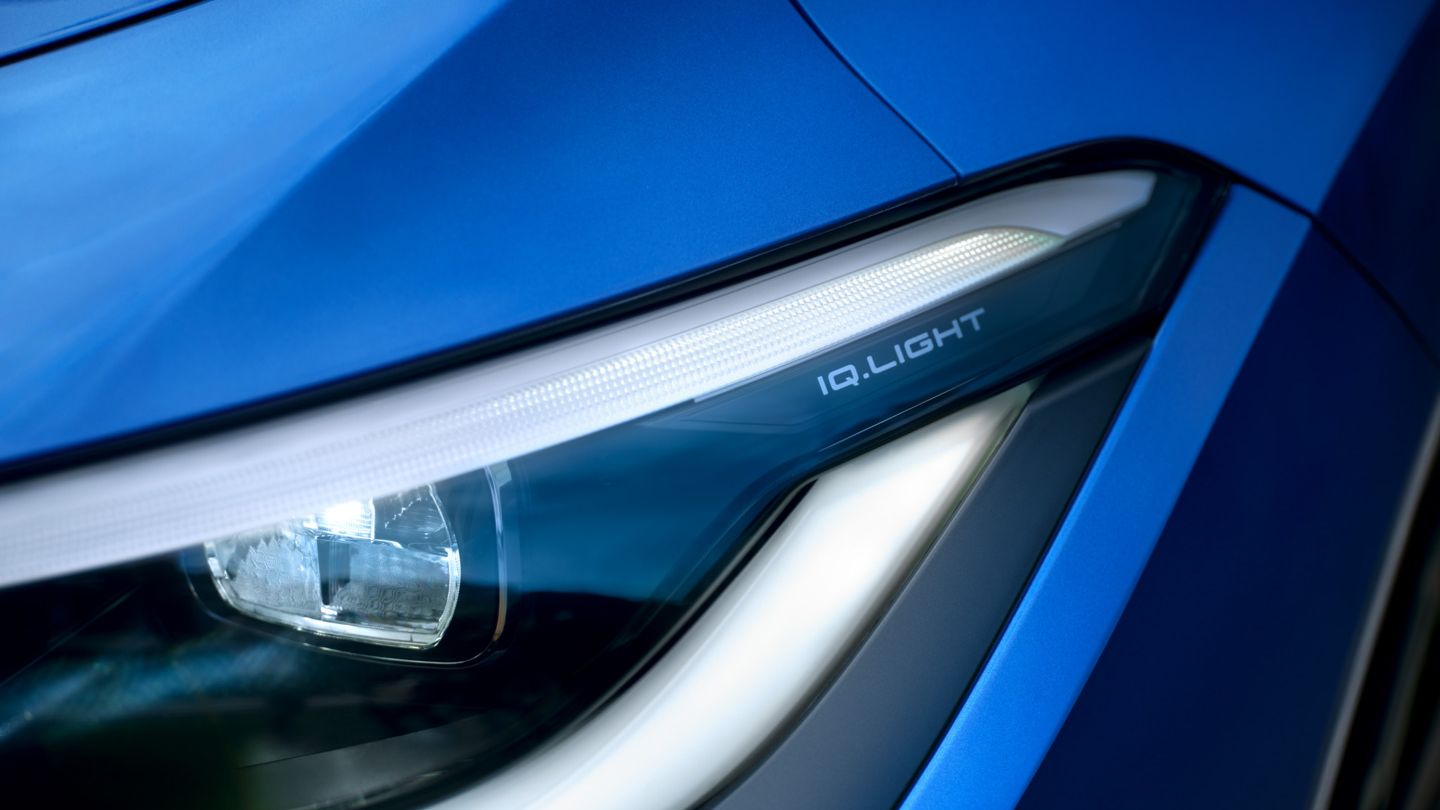 Detailný pohľad na IQ.LIGHT LED Matrix svetlomety vozidla VW ID. Polo Style.