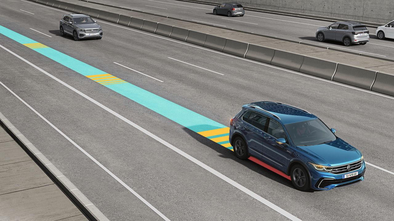 Grafik zur Verdeutlichung wie der Emergency Assist im Tiguan Allspace funktioniert.