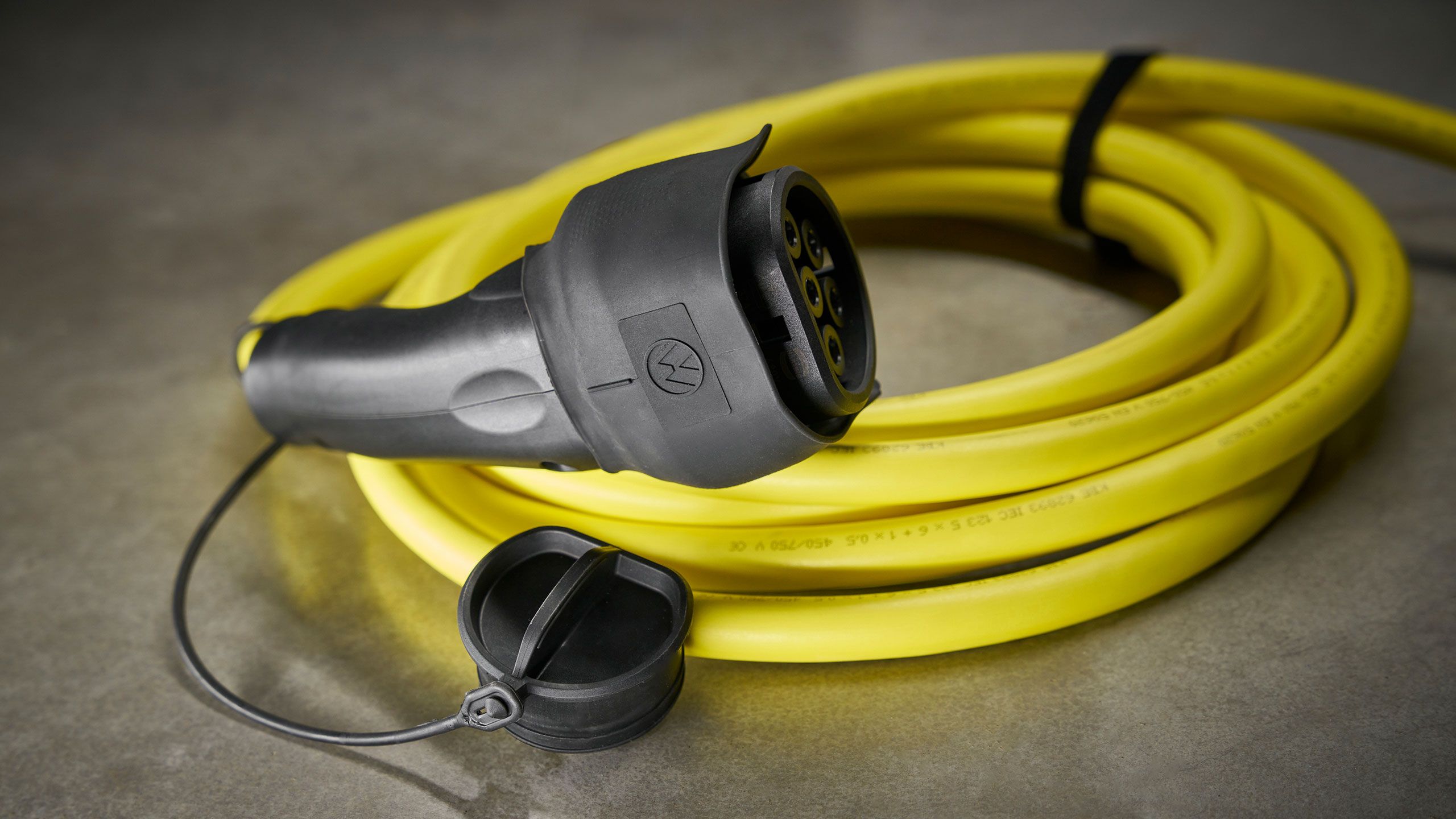 Nabíjací kábel chránený obalom z príslušenstva Volkswagen