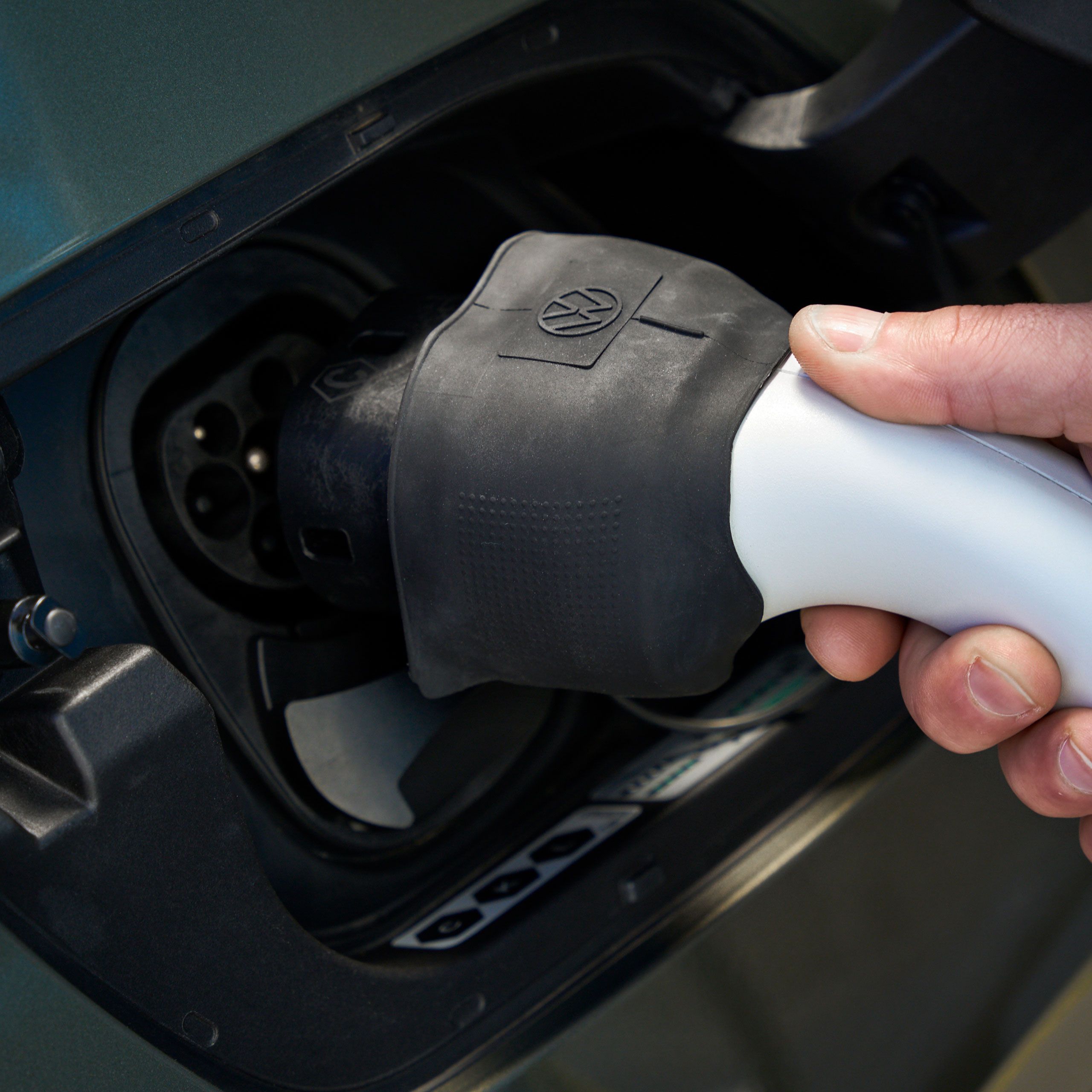 Ochranný obal pre zásuvku typu 2 od Volkswagen chráni zásuvku počas nabíjania