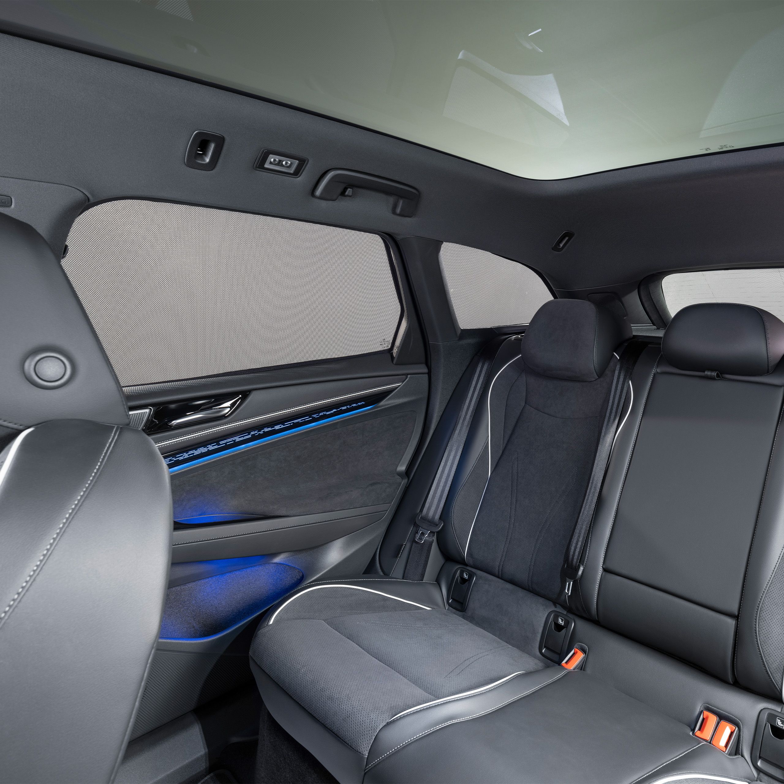 Slnečné clony v interiéri modelu Volkswagen