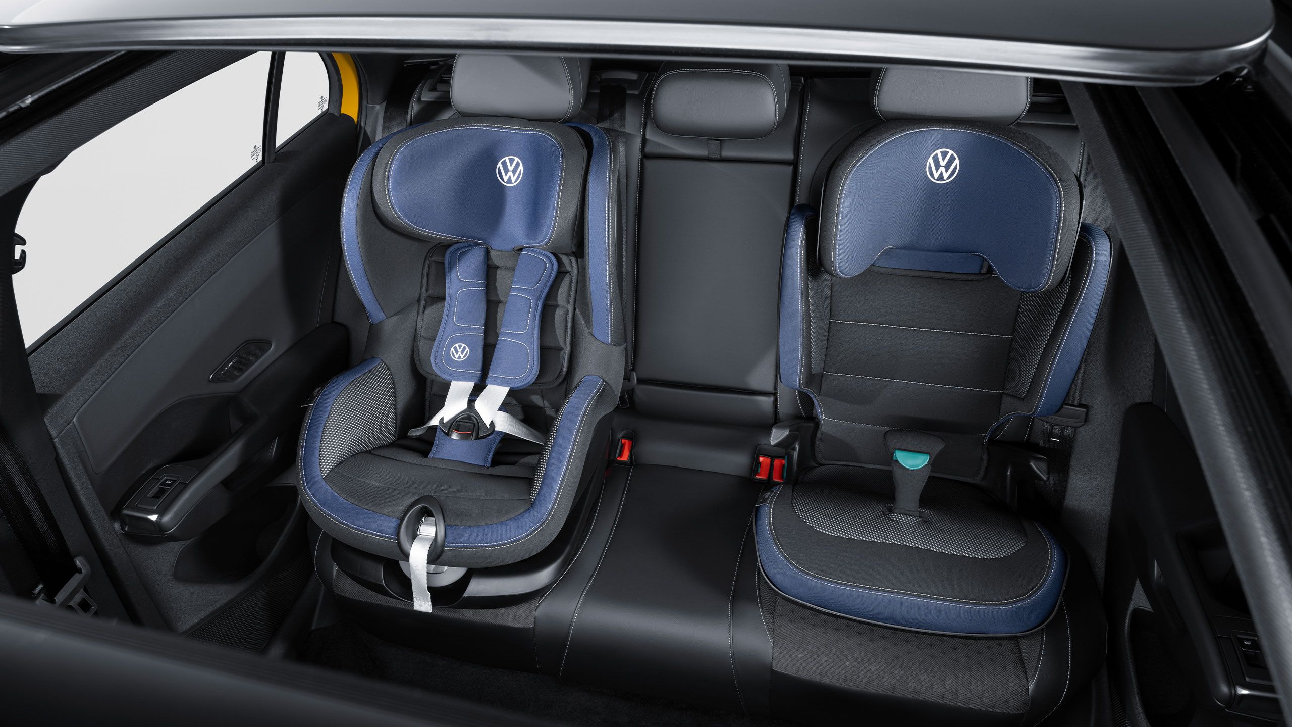 Detské sedačky „i-SIZE Kidfix“ a „i-SIZE Trifix“ z kolekcie Volkswagen v novom vozidle VW T-Roc