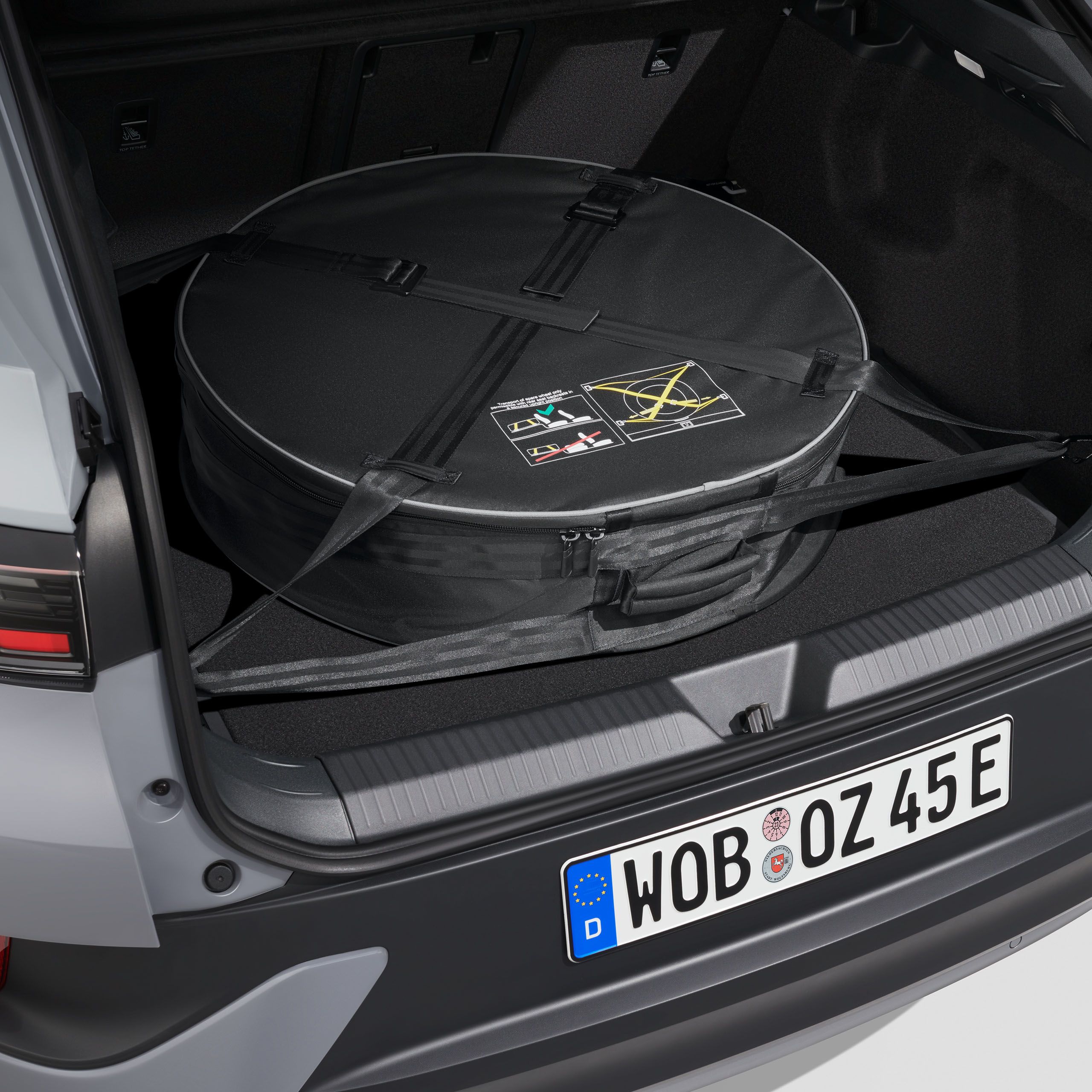 Súprava dojazdového rezervného kolesa v batožinovom priestore VW ID.5