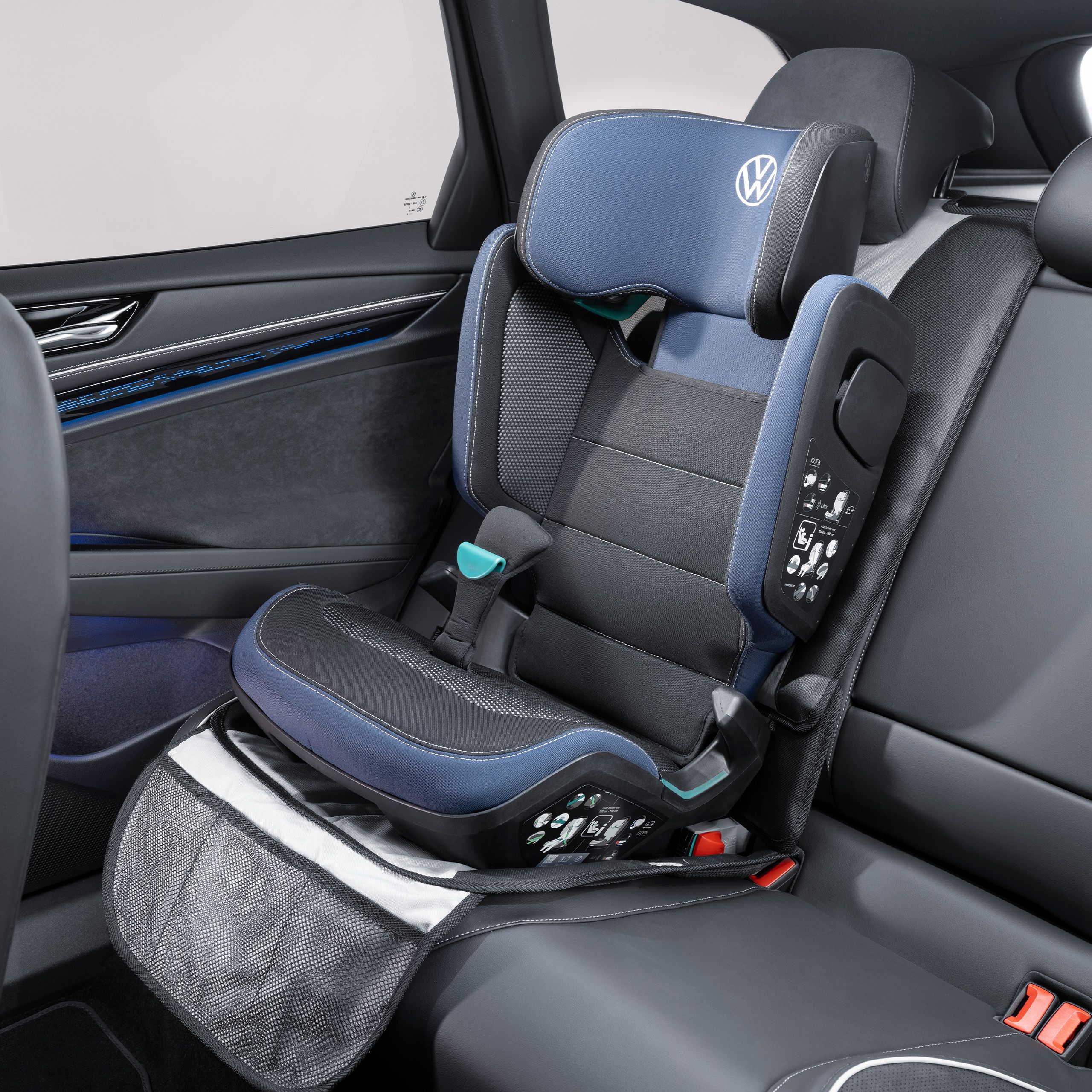 Detská autosedačka VW  v interiéri modelu Volkswagen