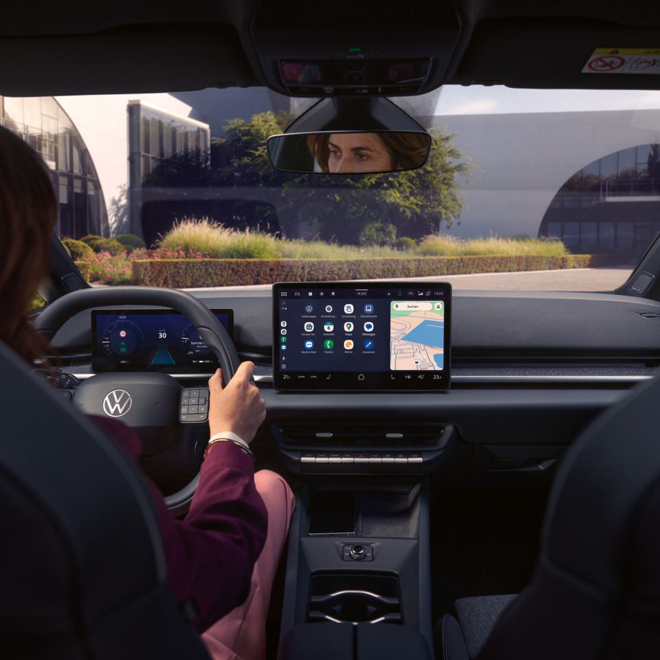Centrálny displej v kokpite modelu VW ID.3 Neo zobrazuje aplikácie.